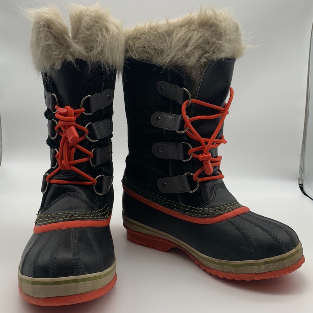 Sorel Youth Joan of Arctic Boots size US 4 (Kids)